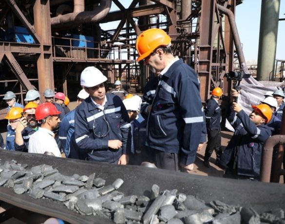 03 6 585x461 - بازدید مدیرعامل صندوق بازنشستگی کشوری از شرکت صبا فولاد خلیج فارس