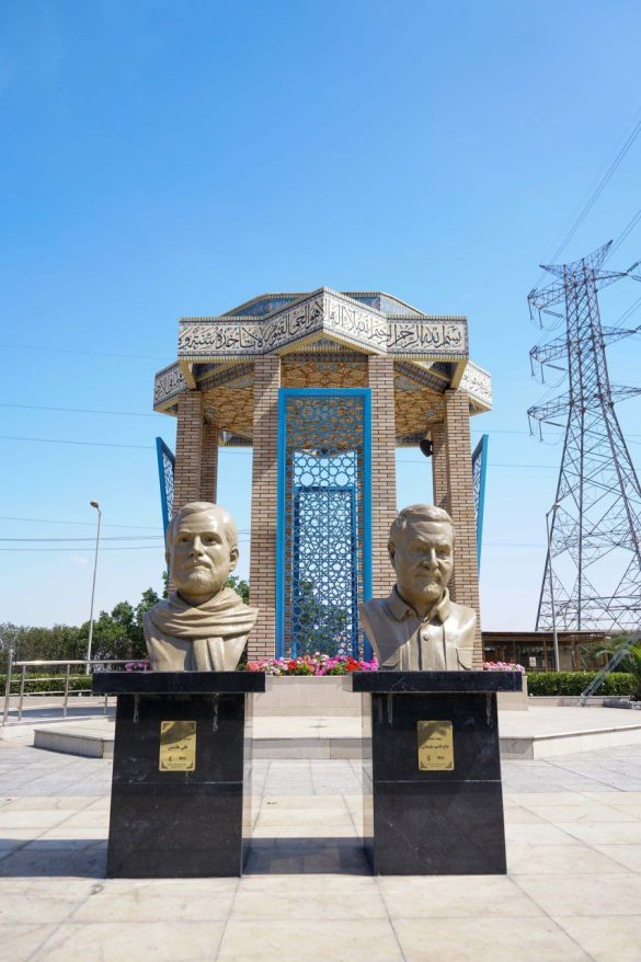 04 4 585x878 - رونمایی از سردیس های شهید حاج قاسم سلیمانی و شهید علی هاشمی در فولاد اکسین خوزستان