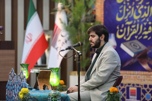 04 5 585x390 - به مناسبت ایام ماه مبارک رمضان برگزار شد؛ محفل اُنس با قرآن ویژه کارکنان شرکت فولاد خوزستان