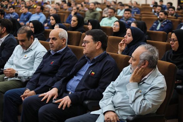 05 5 585x390 - به مناسبت ایام ماه مبارک رمضان برگزار شد؛ محفل اُنس با قرآن ویژه کارکنان شرکت فولاد خوزستان