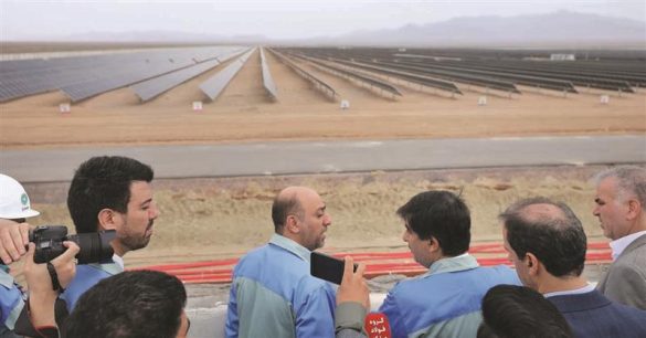 احداث بزرگترین نیروگاه خورشیدی کشور؛ گام بلند فولاد مبارکه برای تحقق فولاد سبز و پایداری انرژی 02 8 585x306 - احداث بزرگترین نیروگاه خورشیدی کشور؛ گام بلند فولاد مبارکه برای تحقق فولاد سبز و پایداری انرژی