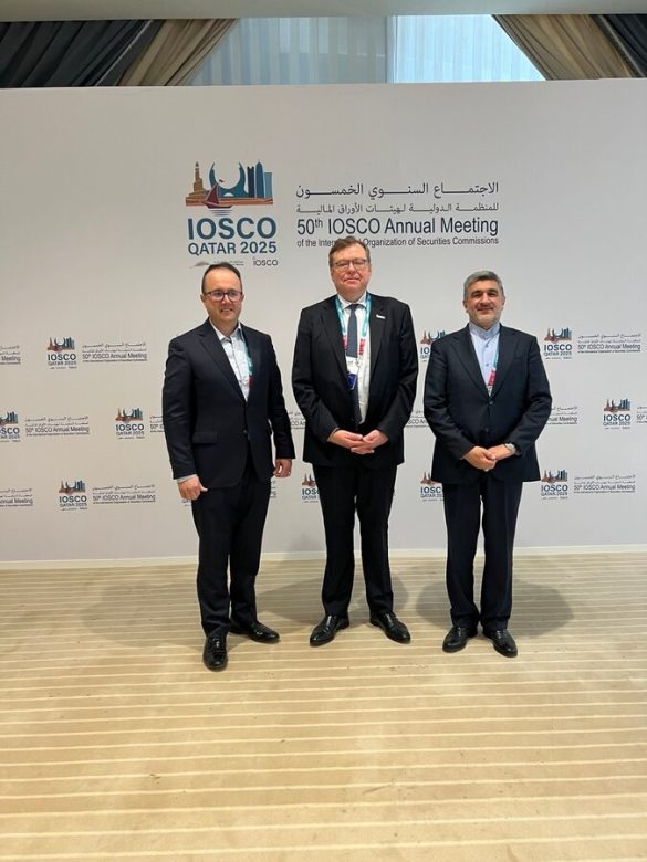 03 30 585x780 - گسترس همکاری‌های بین‌المللی بازار سرمایه ایران؛ تقویت روابط با نهادهای ناظر قطر، عمان، یونان و سریلانکا