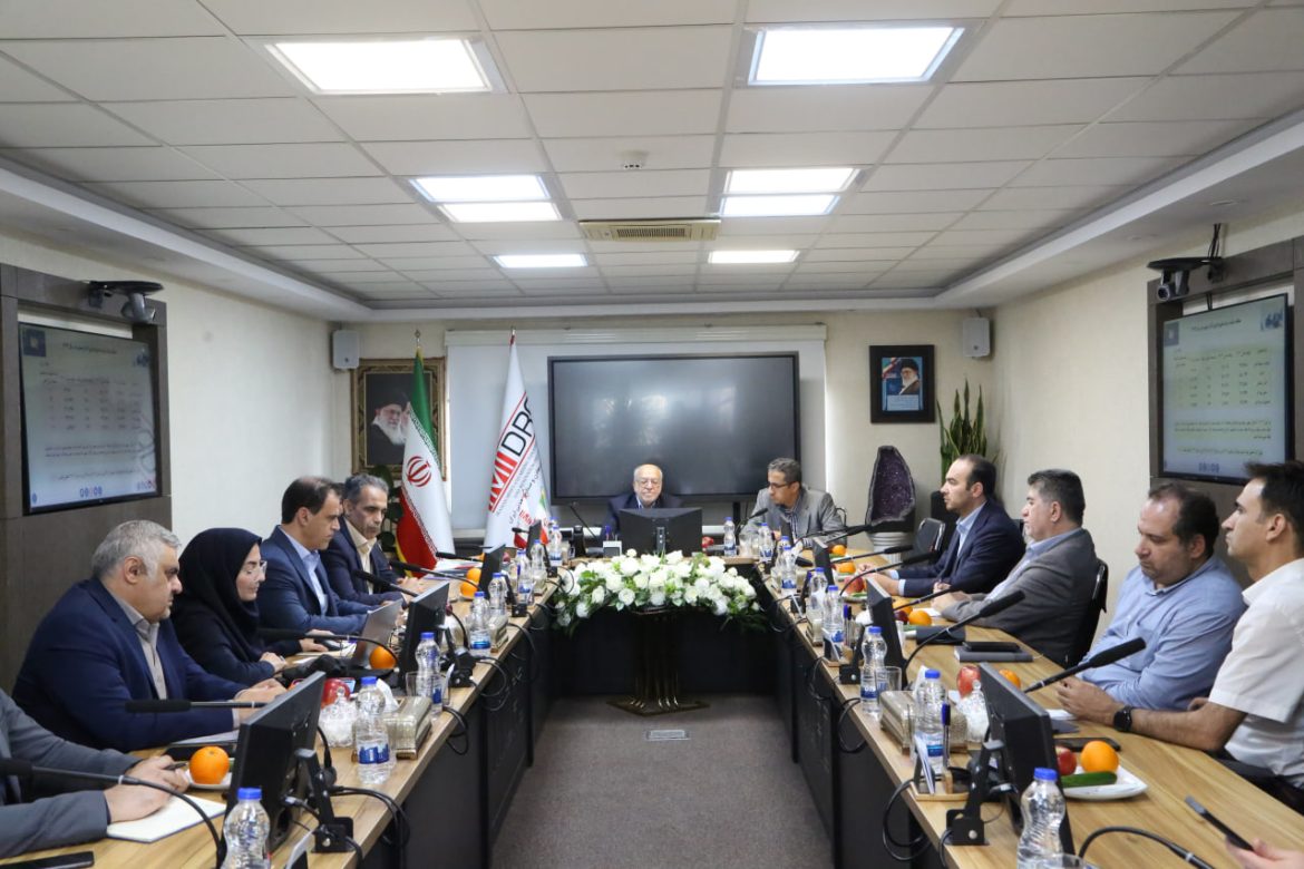 نشست ایمیدرو برای رفع چالش‌های انرژی در زنجیره فولاد و ارائه ۸ پیشنهاد برای حمایت از تولید پایدار