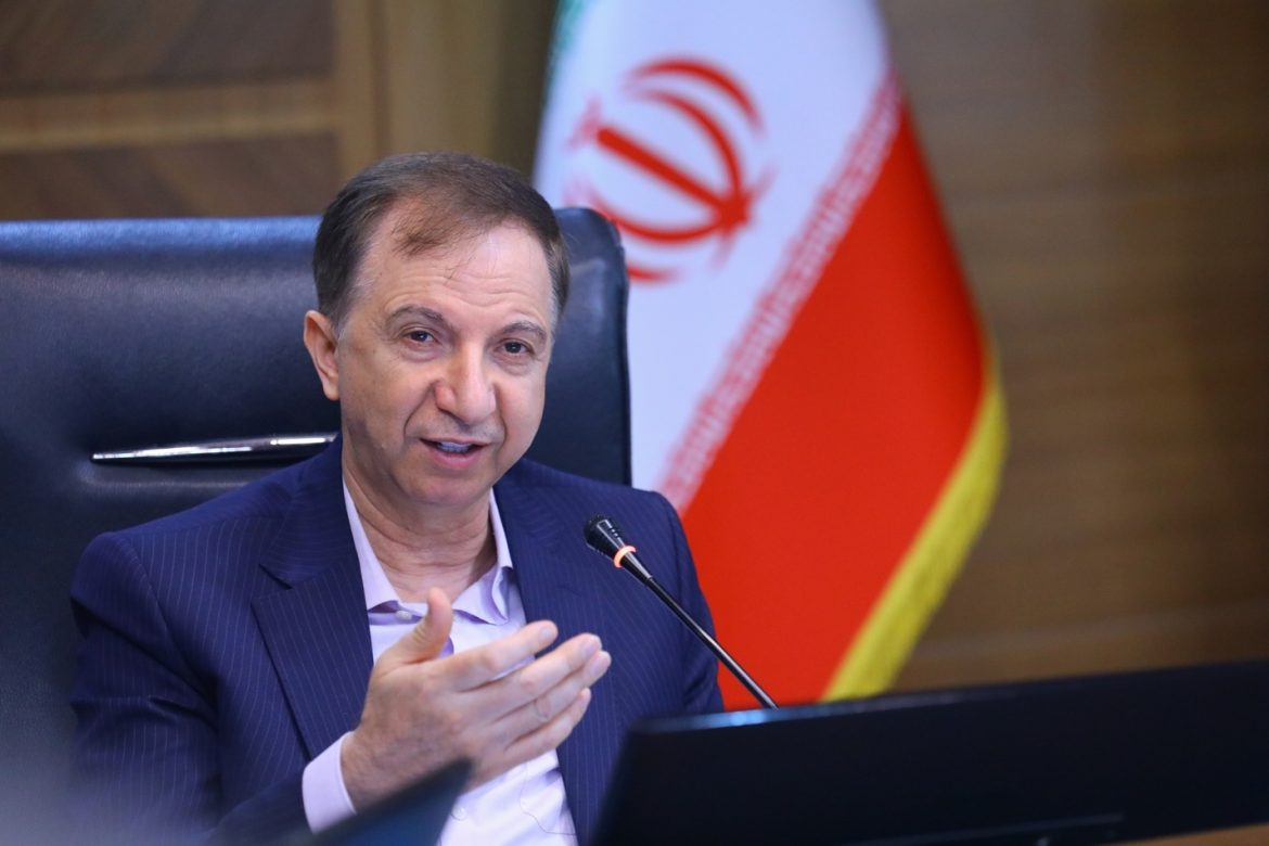 مدیرعامل بانک دی در نشست بررسی عملکرد شعب، خبر از رشد چشمگیر منابع بانکی و کاهش زیان انباشته داد.