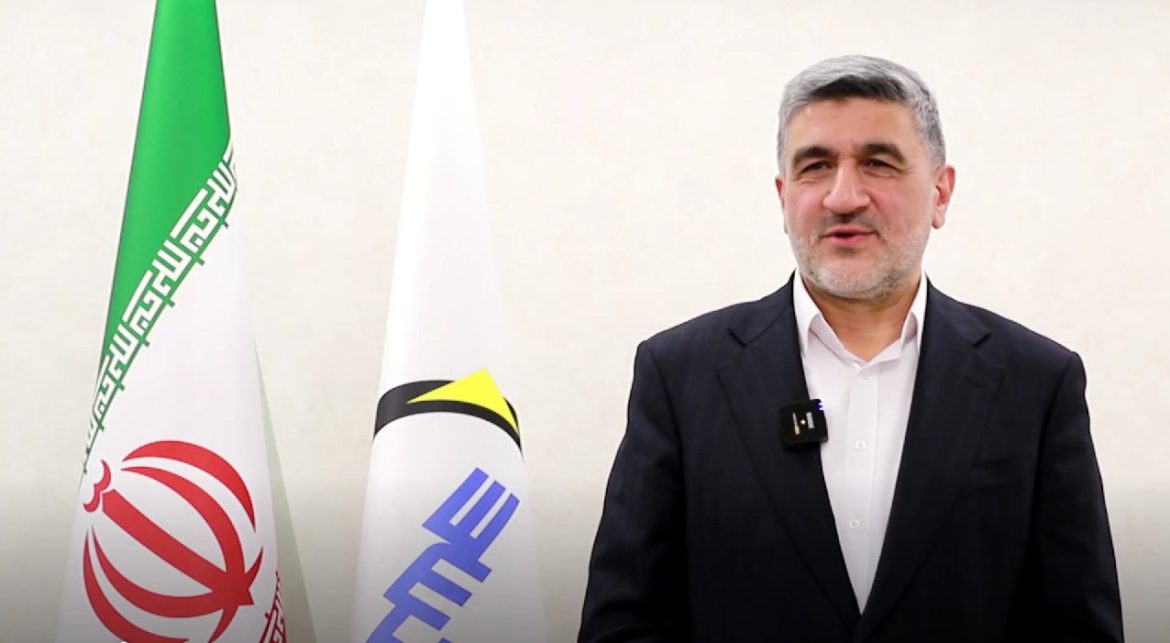 حجت‌اله صیدی، رییس سازمان بورس، در بازدید از بورس کالا: تحولات زنجیره تولید و نقش طلا و نقره در توسعه بورس