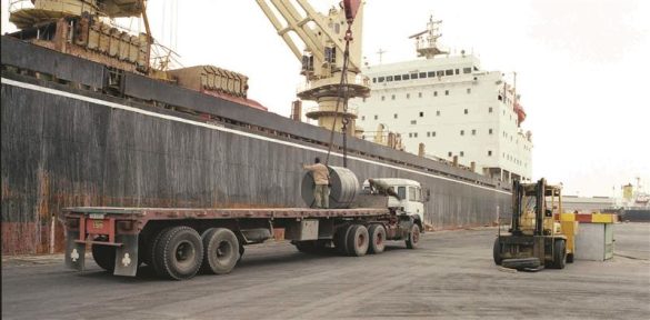 فولاد مبارکه 01 585x288 - توسعه فولاد مبارکه؛  10 هزار فرصت شغلی جدید ایجاد می&zwnj;کند