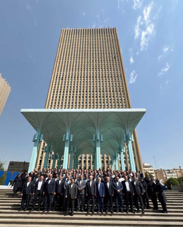 سیفی: بانک صادرات ایران برای کسب جایگاه برتر نظام بانکی ثابت قدم است 01 9 585x724 - سیفی: بانک صادرات ایران برای کسب جایگاه برتر نظام بانکی ثابت قدم است